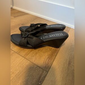 Italian Shoemakers Shoes Womens Size 10M Black Wedge Slide Sandals Made in Italy